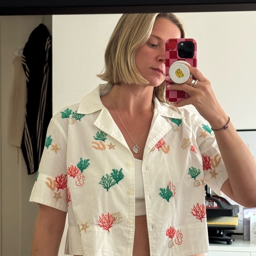 NWT Anthropologie White Cropped Embroidered Coral Reef Top - Picture 2 of 4